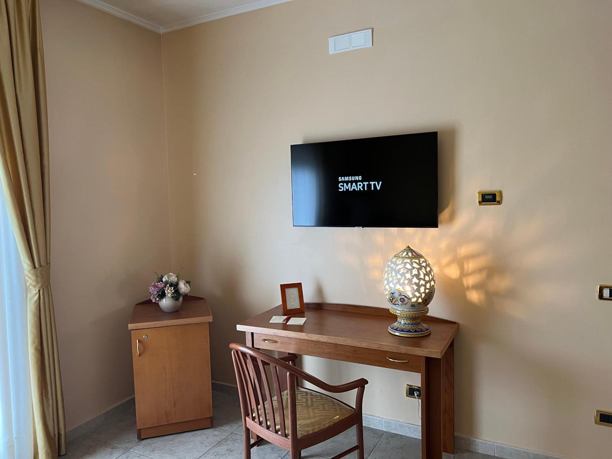 Hotel Maddaloni Tufino Экстерьер фото