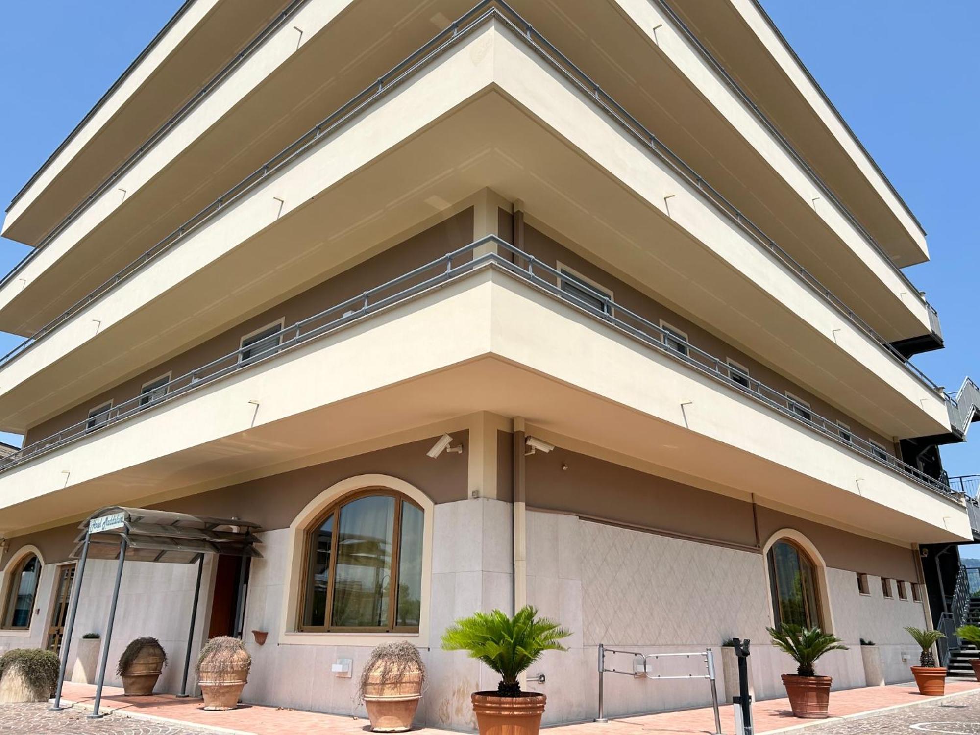 Hotel Maddaloni Tufino Экстерьер фото