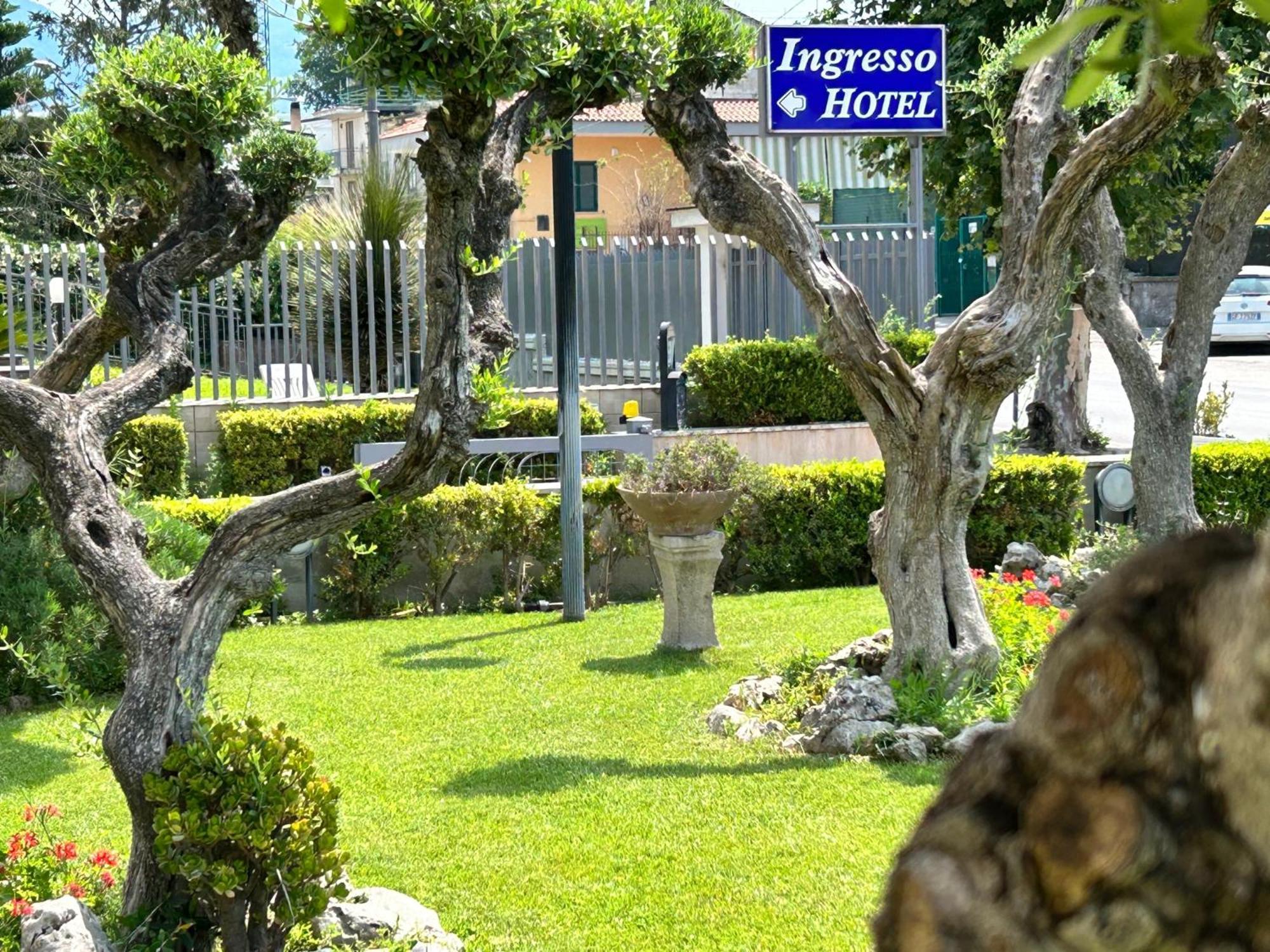 Hotel Maddaloni Tufino Экстерьер фото